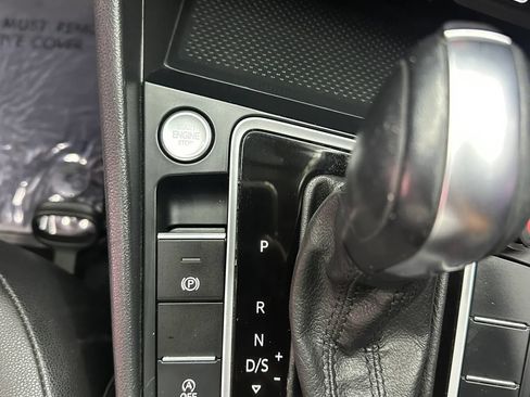 Used 2020 Volkswagen Jetta SE FWD image 18