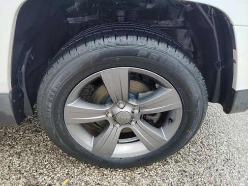 Used 2014 Jeep Patriot Latitude w/ Freedom Edition Package FWD image 10