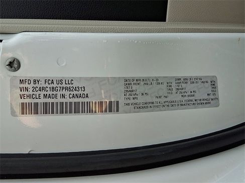 Used 2023 Chrysler Pacifica Touring-L image 27