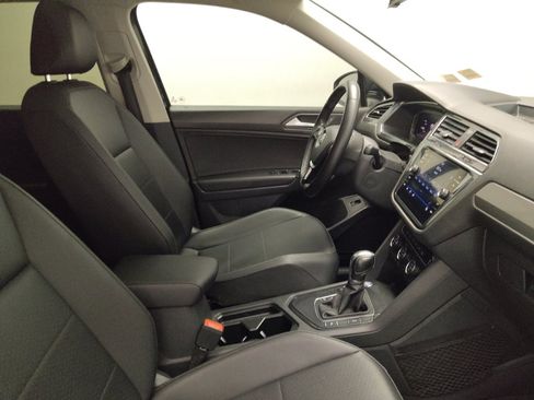 Used 2019 Volkswagen Tiguan SEL FWD image 21
