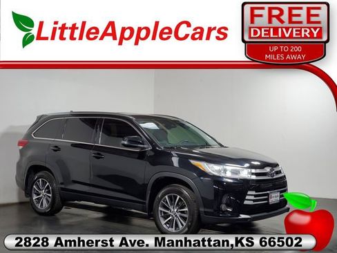 Used 2019 Toyota Highlander XLE image 1