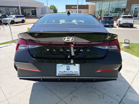 New 2026 Hyundai Elantra Sport FWD image 4