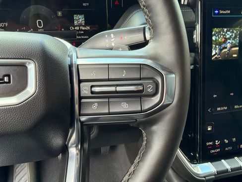 Used 2025 GMC Yukon XL Denali AWD/4WD image 19