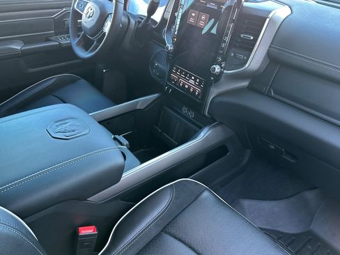 Used 2025 RAM 2500 Laramie image 18