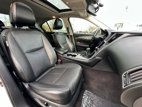 Used 2016 INFINITI Q50 Premium w/ Driver Assistance Package image 9