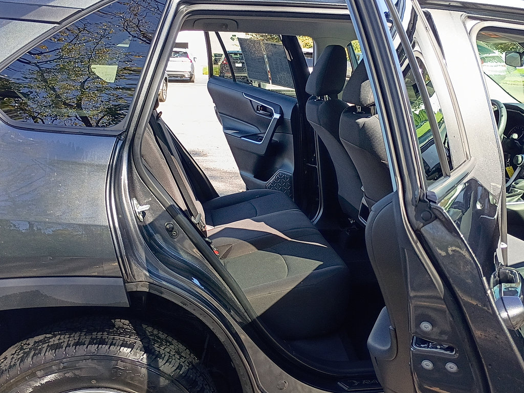 Used 2020 Toyota RAV4 LE w/ All Weather Liner Package AWD/4WD image 15