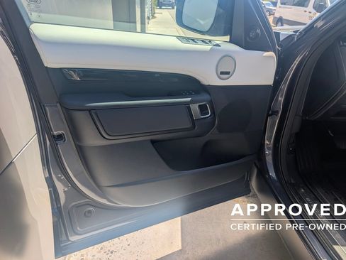 Used 2025 Land Rover Discovery S AWD/4WD image 20