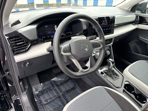 Certified 2025 Volkswagen Taos S image 22