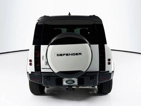 Used 2024 Land Rover Defender 110 X-Dynamic SE AWD/4WD image 6