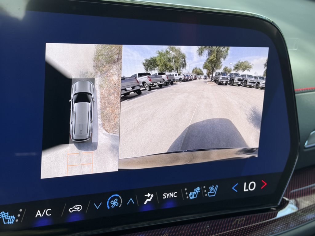 New 2027 Chevrolet Traverse RS FWD image 24