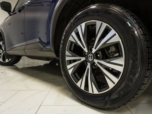 Used 2021 Nissan Rogue SV image 35