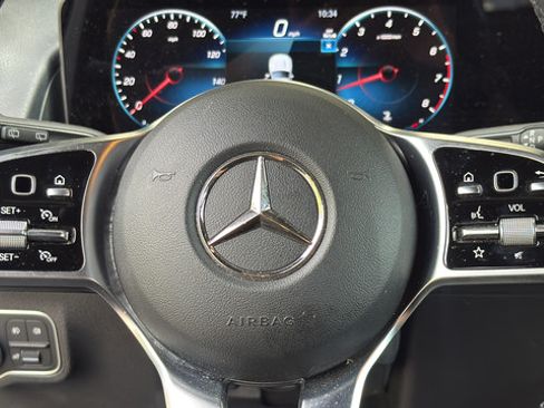 Used 2023 Mercedes-Benz GLB 250 4MATIC image 16