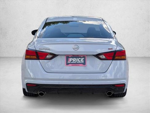 Used 2024 Nissan Altima 2.5 SR FWD image 7