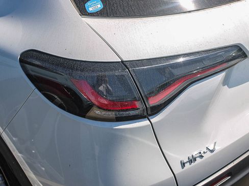 Used 2024 Honda HR-V LX image 11
