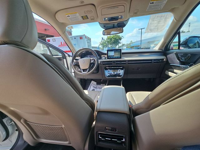 Used 2022 Lincoln Corsair AWD w/ Premium Package image 23