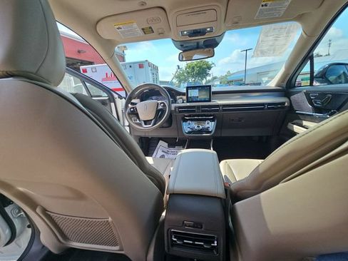Used 2022 Lincoln Corsair AWD w/ Premium Package image 23