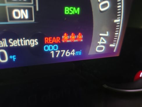 Used 2024 Toyota RAV4 XLE Premium image 18