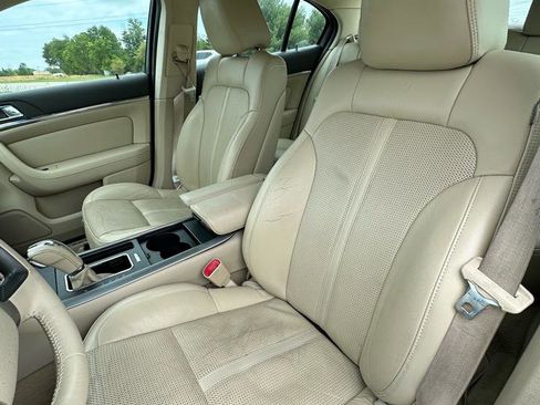 Used 2010 Lincoln MKS FWD image 37