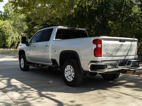Used 2020 Chevrolet Silverado 2500 LT w/ Texas Edition RWD image 7