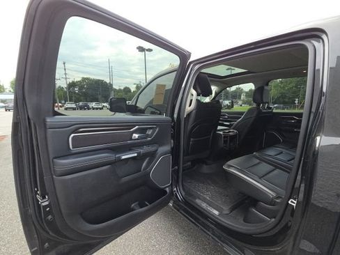 Used 2022 RAM 1500 Laramie AWD/4WD image 10
