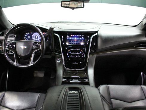 Used 2020 Cadillac Escalade ESV Platinum image 22