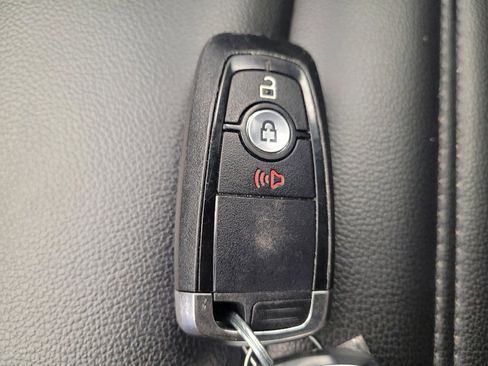 Used 2024 Ford Edge SEL AWD/4WD image 32