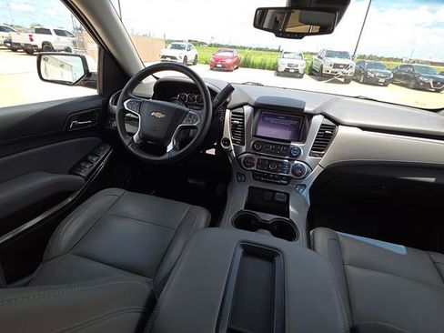 Used 2018 Chevrolet Tahoe LT w/ LT Signature Package RWD image 14