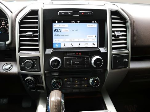 Used 2017 Ford F150 King Ranch w/ Equipment Group 601A Luxury AWD/4WD image 24