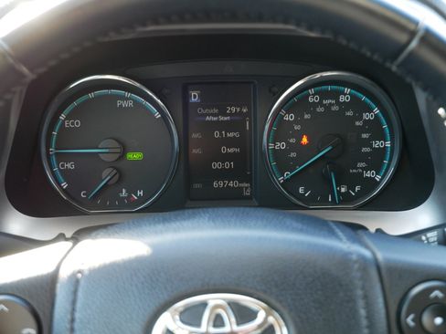 Used 2018 Toyota RAV4 XLE image 22