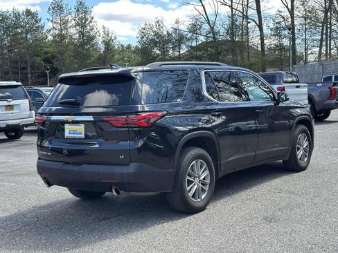Used 2023 Chevrolet Traverse LT AWD/4WD image 3