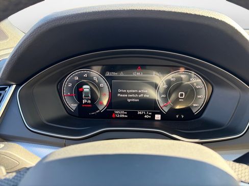 Used 2025 Audi Q5 Prestige w/ Prestige Package image 11