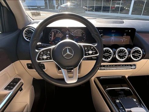 Certified 2023 Mercedes-Benz GLA 250 4MATIC image 5