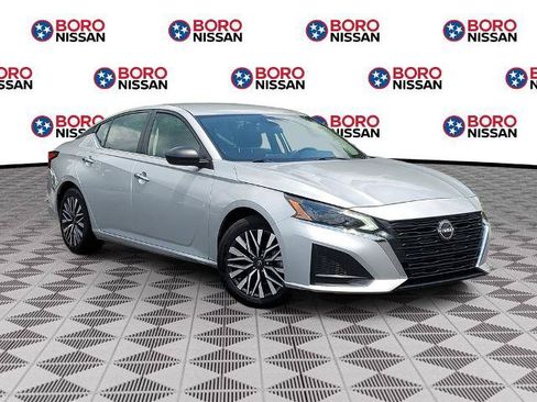 Certified 2024 Nissan Altima 2.5 SV FWD image 1