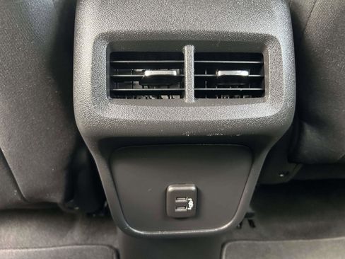 Used 2020 Chevrolet Equinox LT FWD image 18