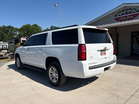 Used 2019 Chevrolet Suburban LT RWD image 7