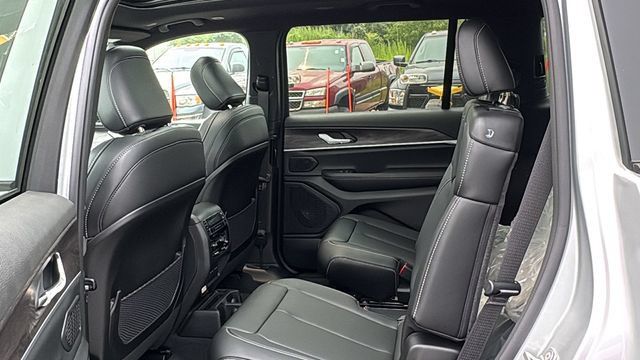 New 2026 Jeep Grand Cherokee L Limited AWD/4WD image 22
