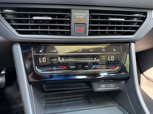 New 2026 Volkswagen Jetta SE FWD image 10