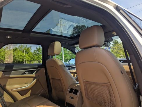 Used 2023 Jaguar F-PACE S AWD/4WD image 40