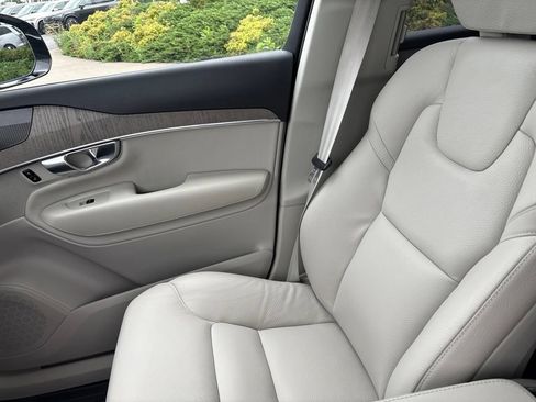 Certified 2025 Volvo XC90 T8 Plus w/ Protection Package Premier AWD/4WD image 29
