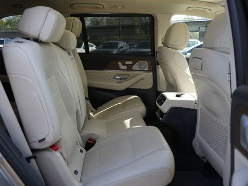 Used 2020 Mercedes-Benz GLS 450 4MATIC image 21