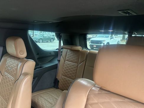 Used 2022 Cadillac Escalade Sport w/ Touring Package image 8