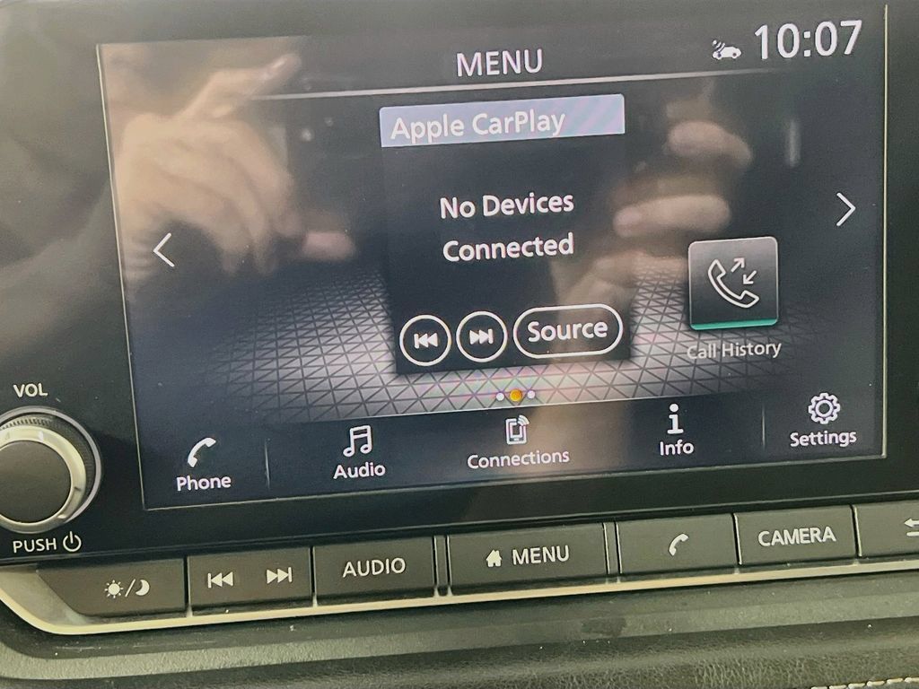 Used 2025 Nissan Rogue SV FWD image 24