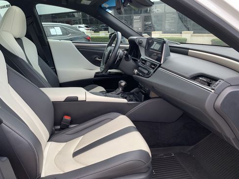 Used 2022 Lexus ES 300h F Sport w/ Accessory Package 2 FWD image 35