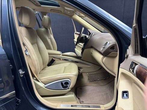 Used 2010 Mercedes-Benz GL 550 4MATIC image 29