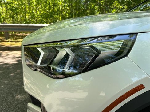 New 2026 BMW X2 xDrive28i w/ Technology Package AWD/4WD image 19