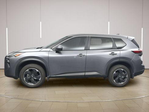 Certified 2024 Nissan Rogue SV FWD image 4