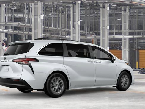 New 2026 Toyota Sienna XLE AWD/4WD image 10