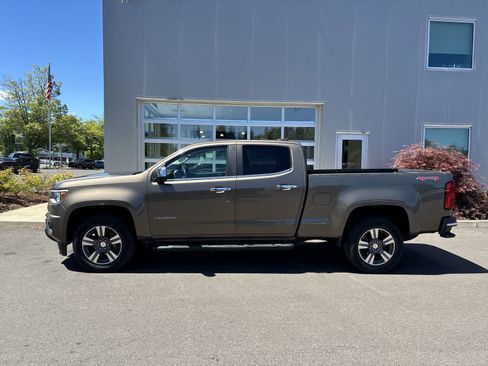 Used 2017 Chevrolet Colorado LT w/ Luxury Package, Chrome AWD/4WD image 2