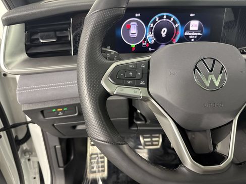 Used 2026 Volkswagen Tiguan SE R-Line AWD/4WD image 11