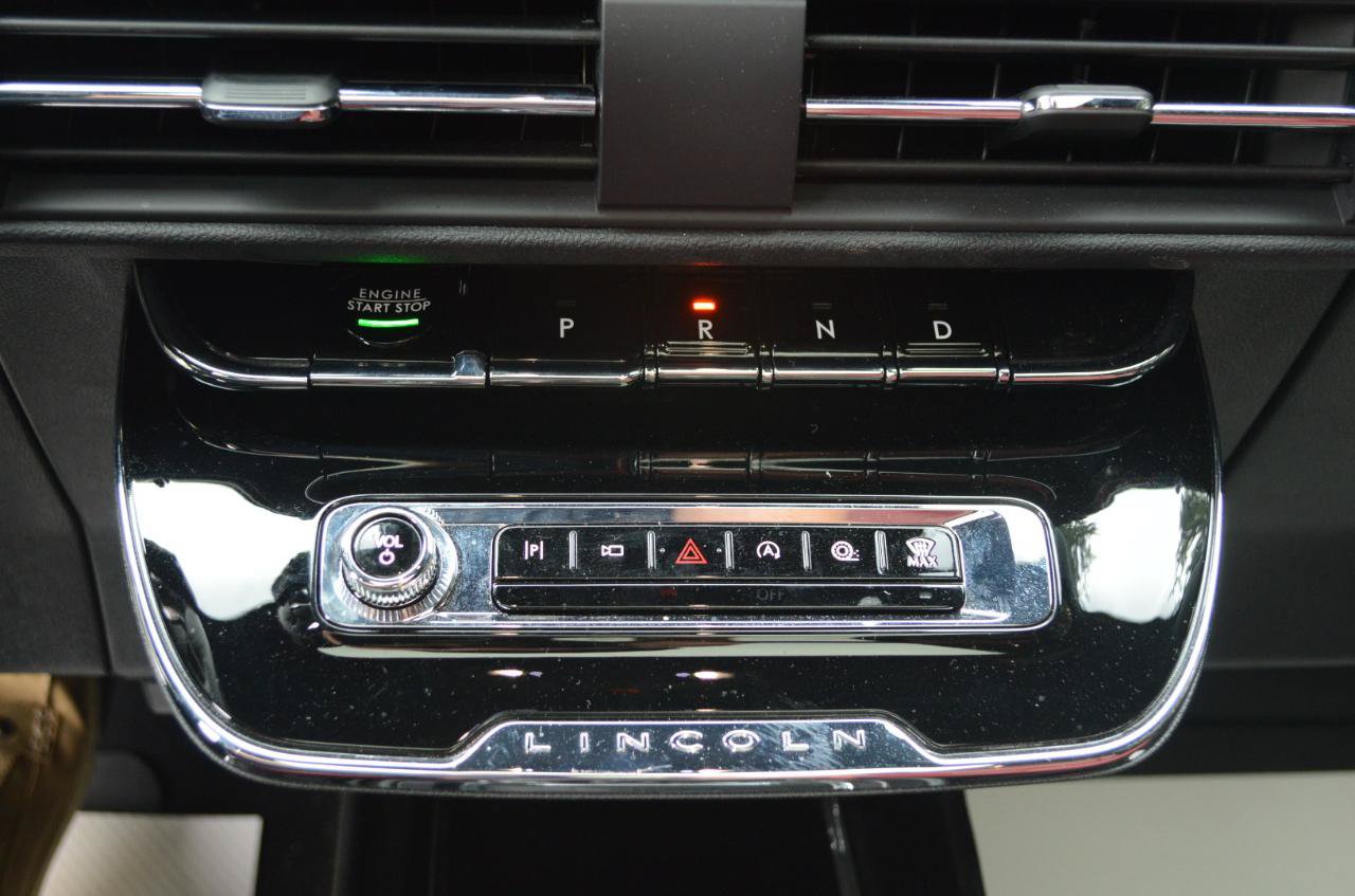 Used 2024 Lincoln Corsair Reserve w/ Equipment Group 201A AWD/4WD image 28
